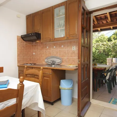 With Parking Spaces Zrnovska Banja, Korcula - 9226 Апартаменты Zrnovo