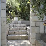 Apartmán With Parking Spaces Zrnovska Banja, Korcula - 9226 Zrnovo