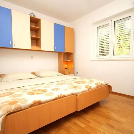 With Parking Spaces Zrnovska Banja, Korcula - 9226 * Zrnovo