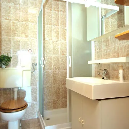 With Parking Spaces Zrnovska Banja, Korcula - 9226 Zrnovo