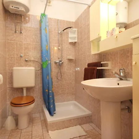 With Parking Spaces Zrnovska Banja, Korcula - 9226 * Zrnovo