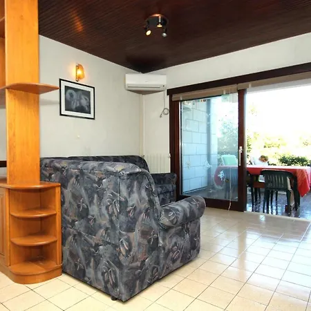 With Parking Spaces Zrnovska Banja, Korcula - 9226 Zrnovo