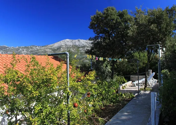 With Parking Spaces Zrnovska Banja, Korcula - 9226 *