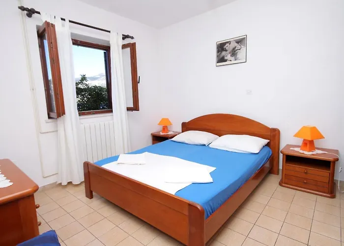 Apartment With Parking Spaces Zrnovska Banja, Korcula - 9226 *