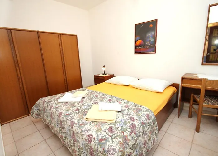 Apartment With Parking Spaces Zrnovska Banja, Korcula - 9226