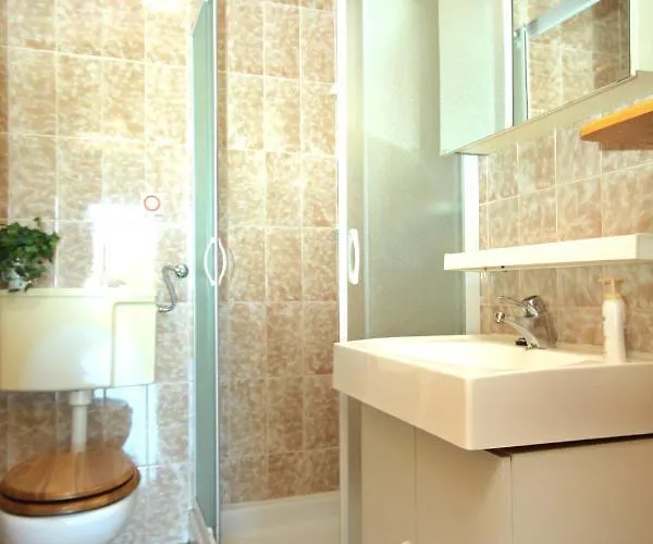 With Parking Spaces Zrnovska Banja, Korcula - 9226 Žrnovo