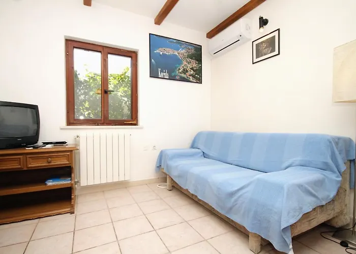 Apartment With Parking Spaces Zrnovska Banja, Korcula - 9226 *