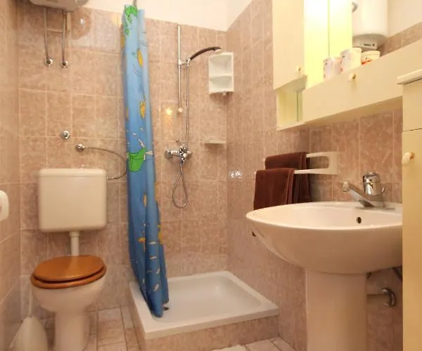 With Parking Spaces Zrnovska Banja, Korcula - 9226 * Žrnovo