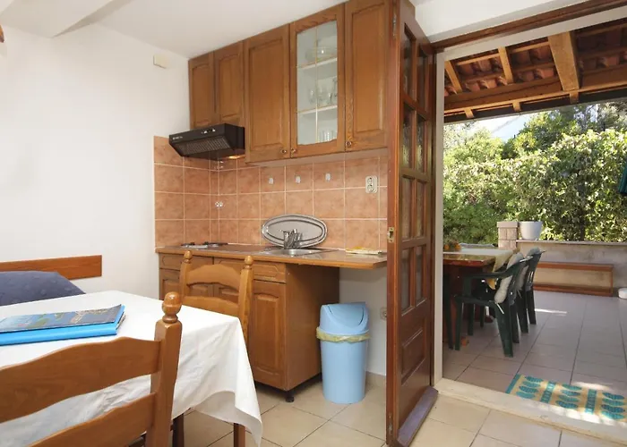 With Parking Spaces Zrnovska Banja, Korcula - 9226 Apartman Žrnovo