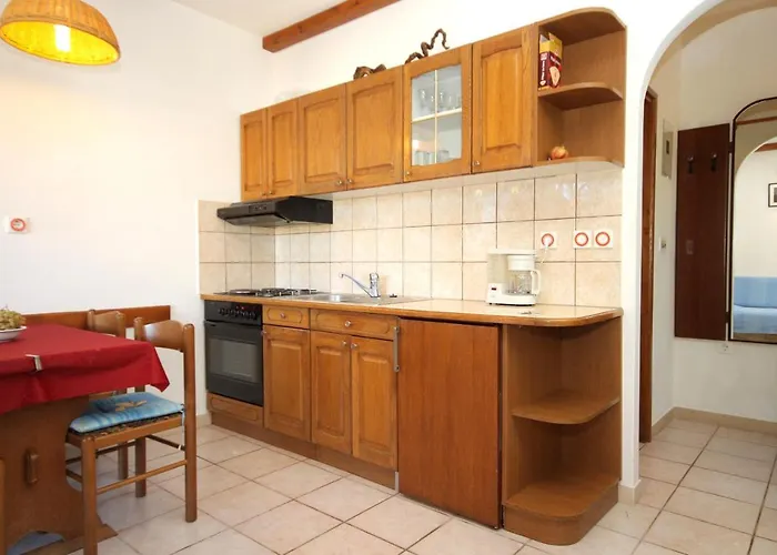 Apartman With Parking Spaces Zrnovska Banja, Korcula - 9226 Žrnovo