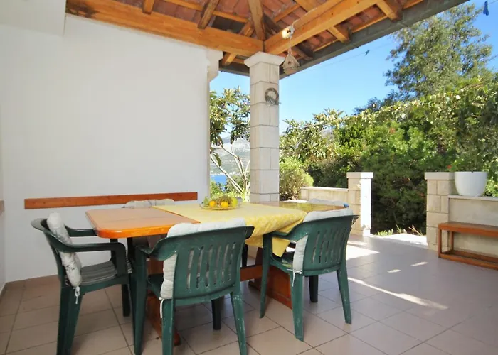 With Parking Spaces Zrnovska Banja, Korcula - 9226 Apartman